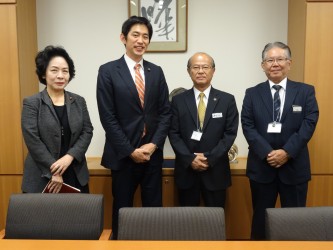 沖縄県うるま市の島袋市長の表敬を受けました。